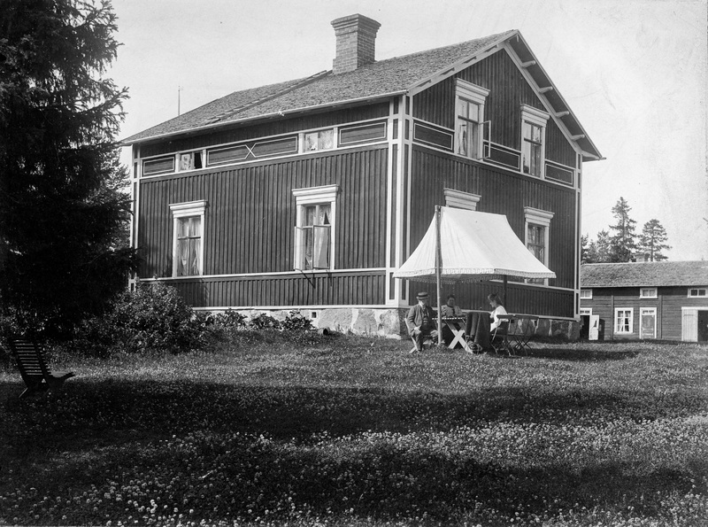 Bredvik 1908. Faktor Edvard Burström bodde här ...