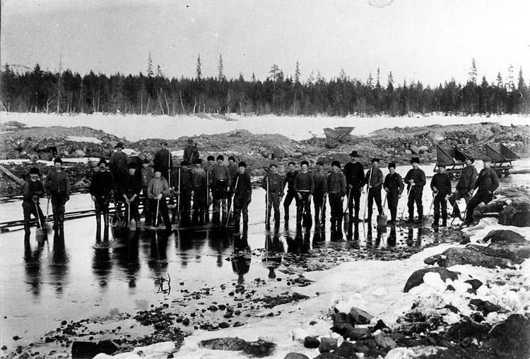 Utgrävning av Bräskaforsen 1913-1914.