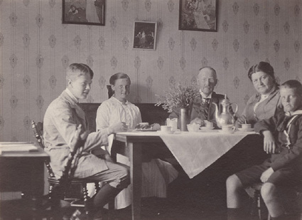 Familjen Queckfeldt i Skälderviken 1916.