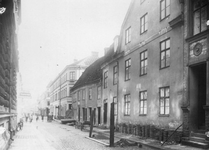 Döbelnsgatan (västra delen) nr. 4  Mot öster (N...