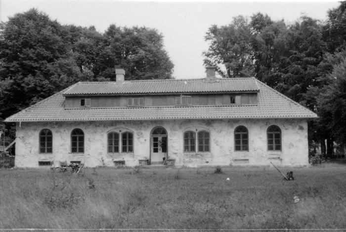 Mangårdsbyggnad i Råbyhus. Ägare 1975 var stads...