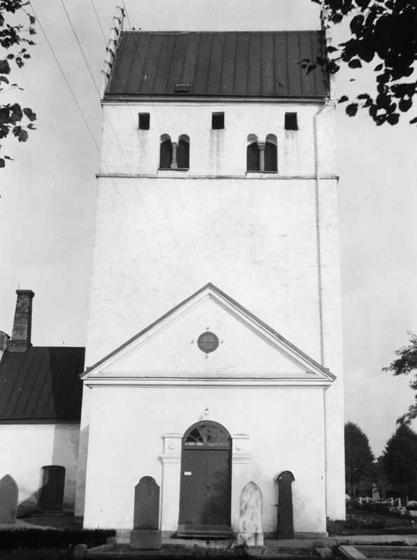 Norra Åsums kyrka. Tornet från V.