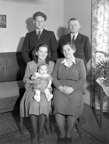 Gösta Vidén familj o Ivar Nilssons Vrångafälla.