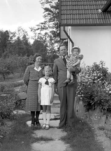 Albert Svensson familjen ute Nytorp.