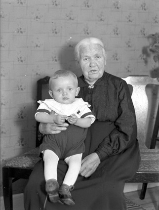 Sven Andersson farmorsmor och pojken Barum.