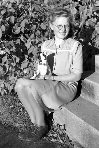 Hilda Persson Elsa o hund Österslöv.