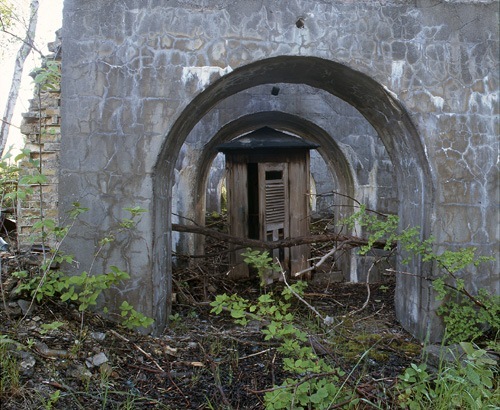 Rester från Ö Sönnarslövs cementfabrik