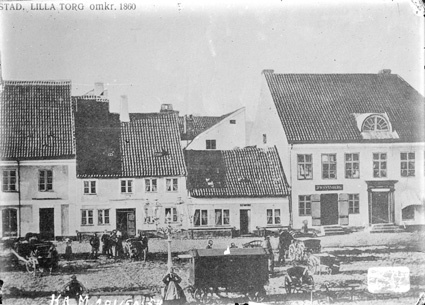 Torghandel på Lilla Torg, Kristianstad. Bilden ...