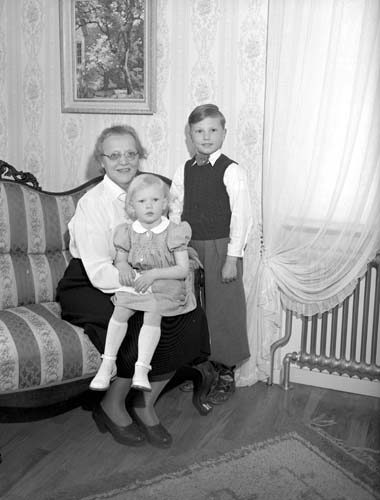 Pastor Helm barnen o Fru H:s mor Vånga.