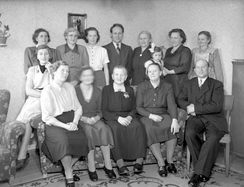 Fru Svärd 80 årsdag grupp Mölleryd.