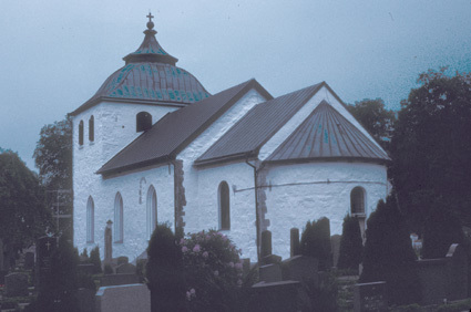 Gråmanstorps kyrka efter fasadrenovering.