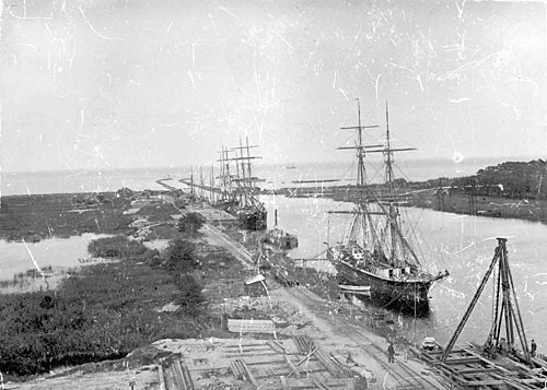 Åhus hamn under utbyggnad 1895-98