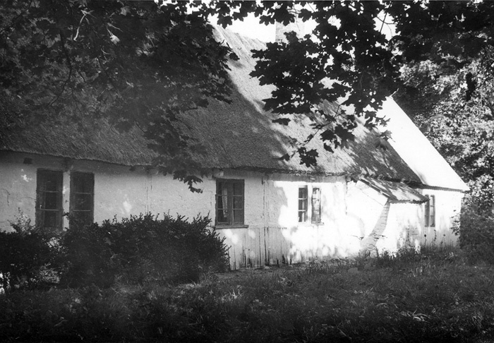 Lilla Rödde 1. Bondgård  från 1843. Ägare 1951 ...