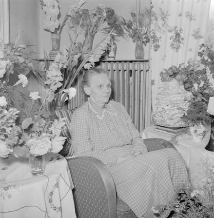 Elsa Lundkvists mor 75 år .