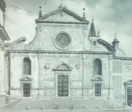 ROM: Santa Maria del Popolo vid Piazza del Popolo.
