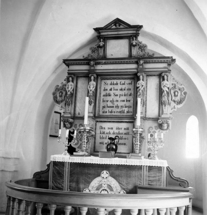 Altaret i Ilstorps kyrka.