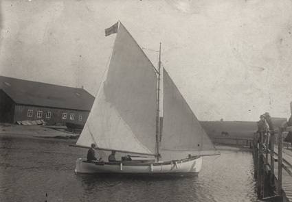 Den första båten som farfar Gustav Ryhl född -8...