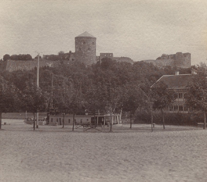 Bohus ruin från Kungelfs torg, juli 1916.