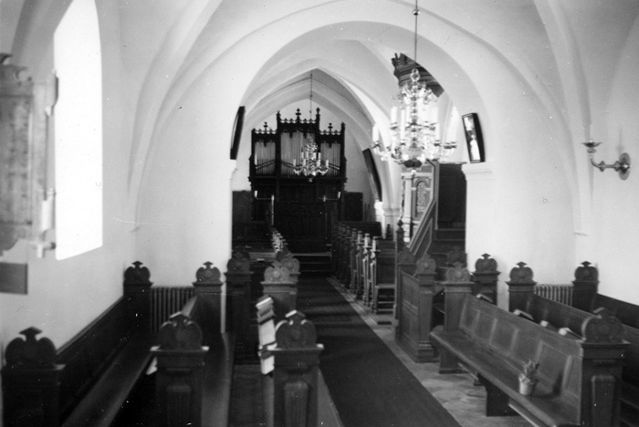 Gödelövs kyrka, interiör mot väster.