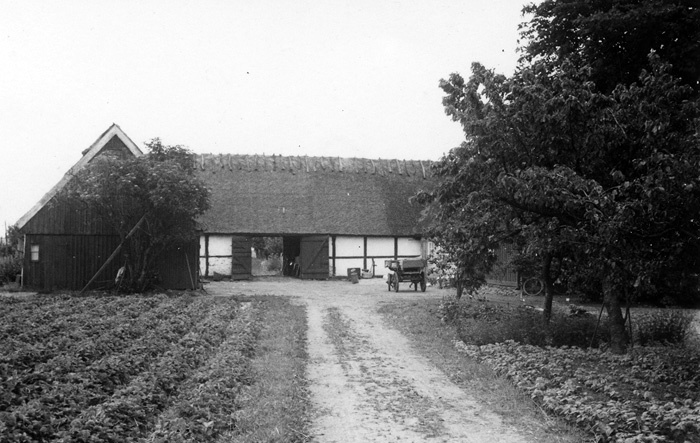 Bondgård, Norra Vallåkra 5, från 1830. Ägare 19...
