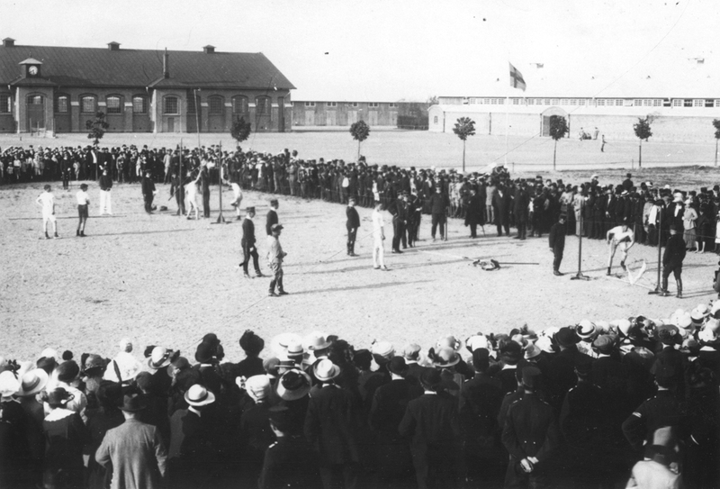 Militärt:  Idrottstävlingar  1915