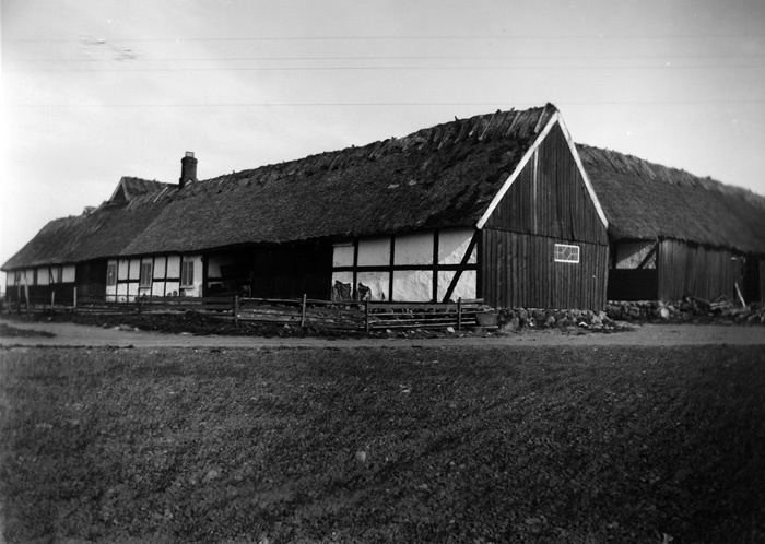 Himmelsberga. Lennart Svenssons gård från sydvä...
