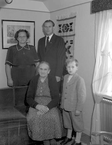Bent Bengtssons 4 generationer (Otto B) Röetved.