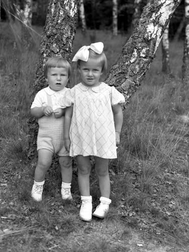 Hubert och Iris Oredssons barn Conny och Laila,...