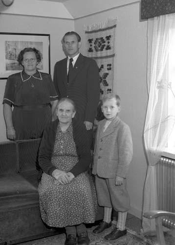 Bent Bengtssons 4 generationer (Otto B) Röetved.