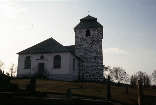 Färingtofta kyrka före takomläggning mot söder