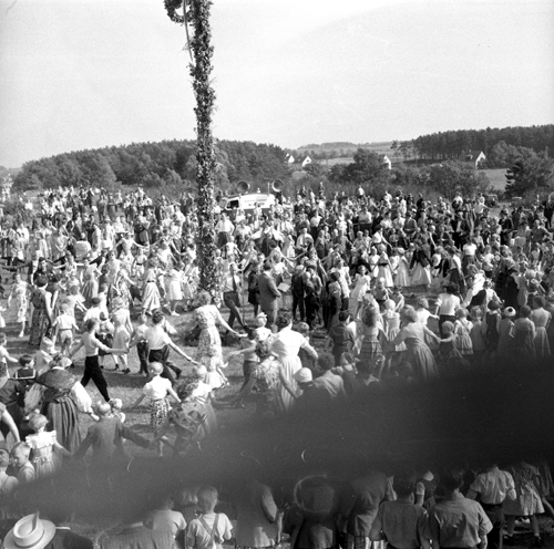 Midsommarfirandet i Tjörnedala 1955