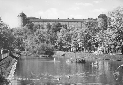 Uppsala. Slottet och Svandammen