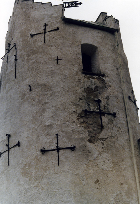 Hammarlövs kyrka. Tornets södra fasad.