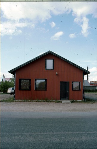 Industrigatan, rött hus. 2000-05