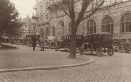 Bilparkering vid Grand Hotell i Lund okt.1922, ...
