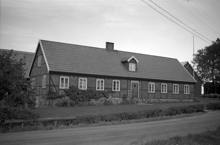 Västra Ströös by.