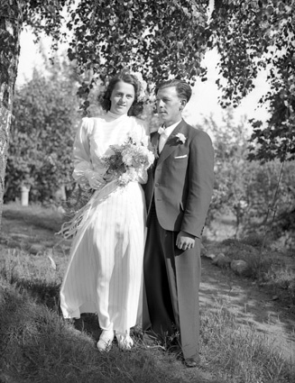 Hubert och Iris Oredsson (bröllop), Vånga.