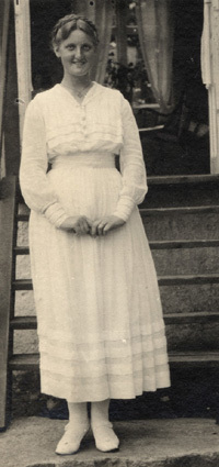 Amelie:s konfirmation 21 juli 1917. Amelie.
