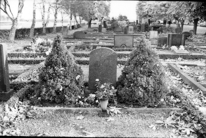Gravsten på Kapellkyrkogården i Halmstad.