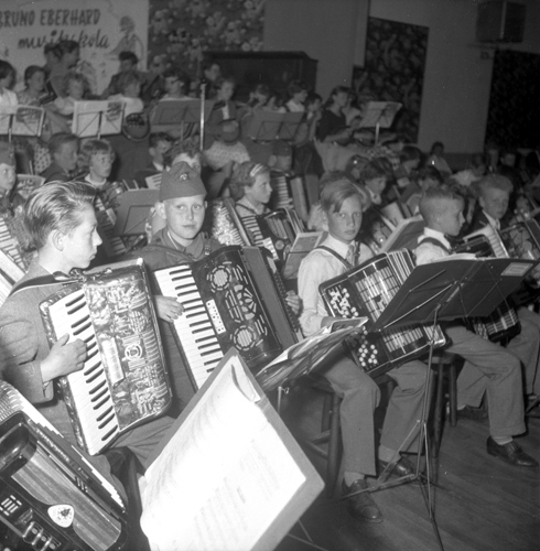 Musikuppvissning Stjärnan 1956 Erhnborn