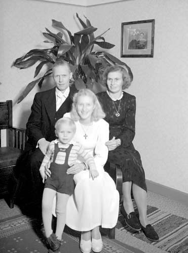 Valter och Linnea Ström med barnen Siv och Tomm...