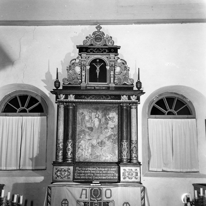 Blentarps kyrka, altaruppsatsen med den nyfunna...
