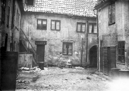 Snickare Wessmans hus. Före ombyggnaden 1935. (...