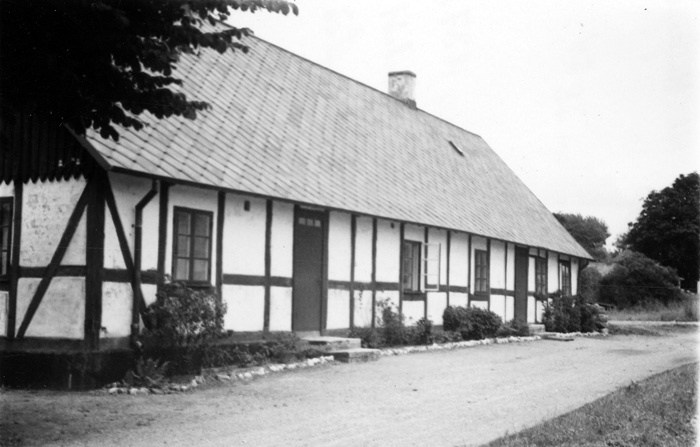 Gamla tullhuset, f.d. byskola 1837. Ägare 1952 ...