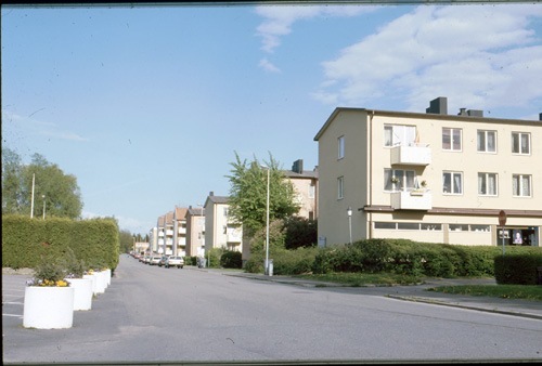 Lägenhetshus, korsgata till tiansvägen 2000-05