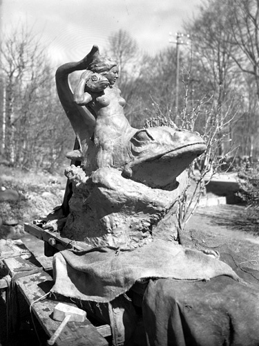 Axel Olssons skulptur fiskar Arkelstorp.
