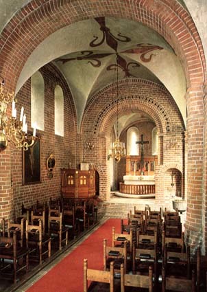 Gumlösa kyrka, från år 1192.