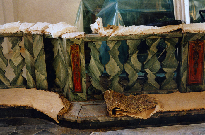 Altare under renovering.