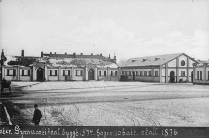 Gymnastiksal byggd 1874. Höger 10 batt. stall 1...