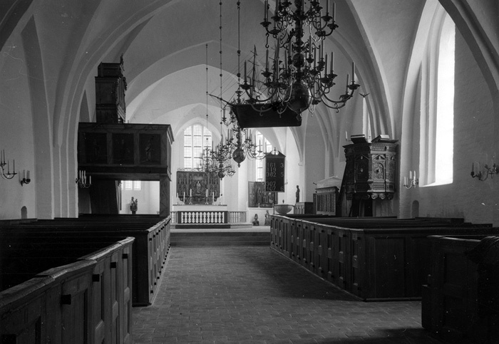 Falsterbo kyrka, interiör mot öster.
